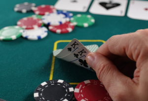 Game Bài Poker 2025: Chiến lược từ Master V - Từ Cơ bản đến Chuyên gia